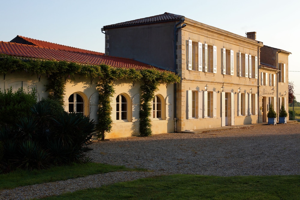 Hôtel Rollan de By — 4-Star Luxury Hotel in Bordeaux, France