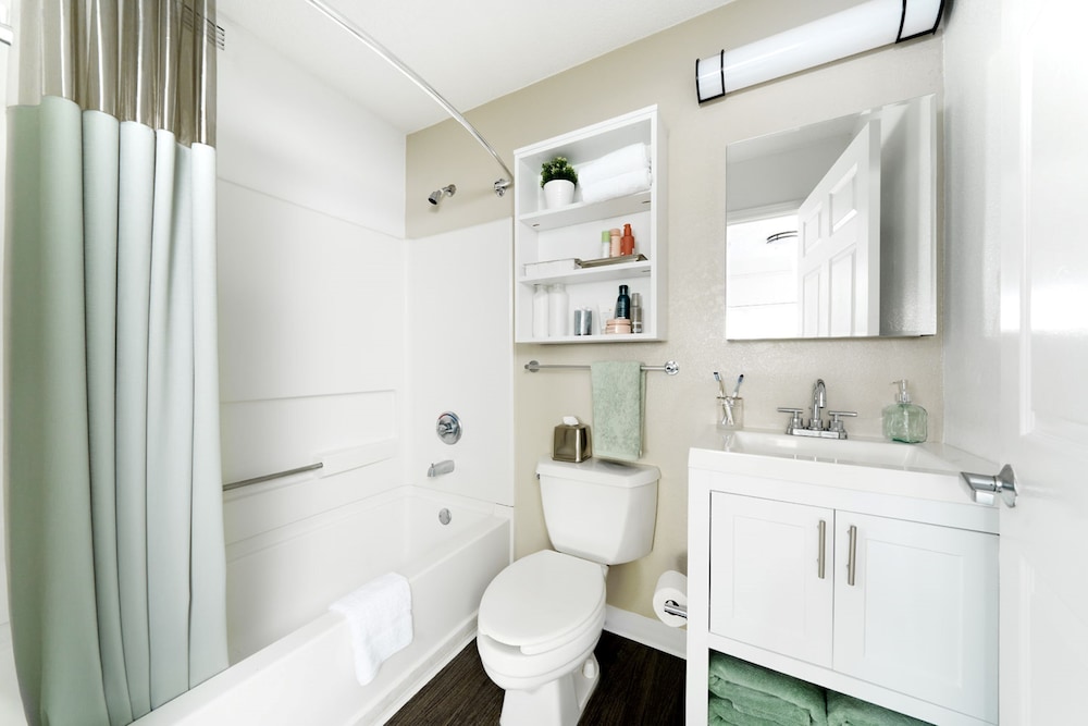 InTown Suites Extended Stay Mobile South Beltine - photo 15