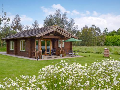 Lepus Lodge E3731 — 4-Star Luxury Hotel in Burton, United Kingdom