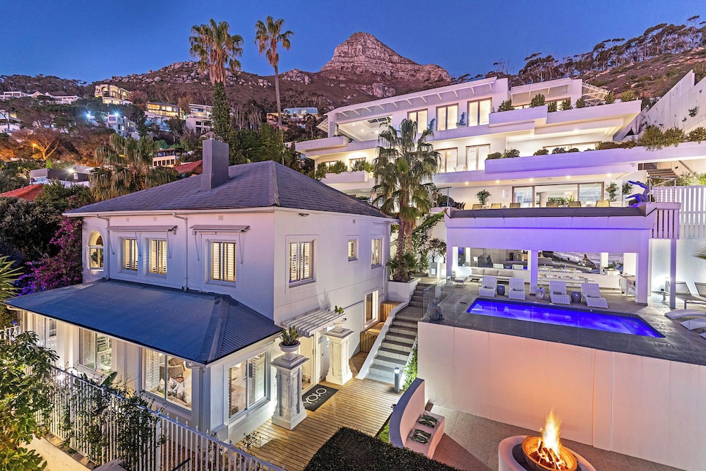 Clifton YOLO Spaces Clifton Mansion Villa — 4-Star Luxury Hotel in Cape Town, South Africa