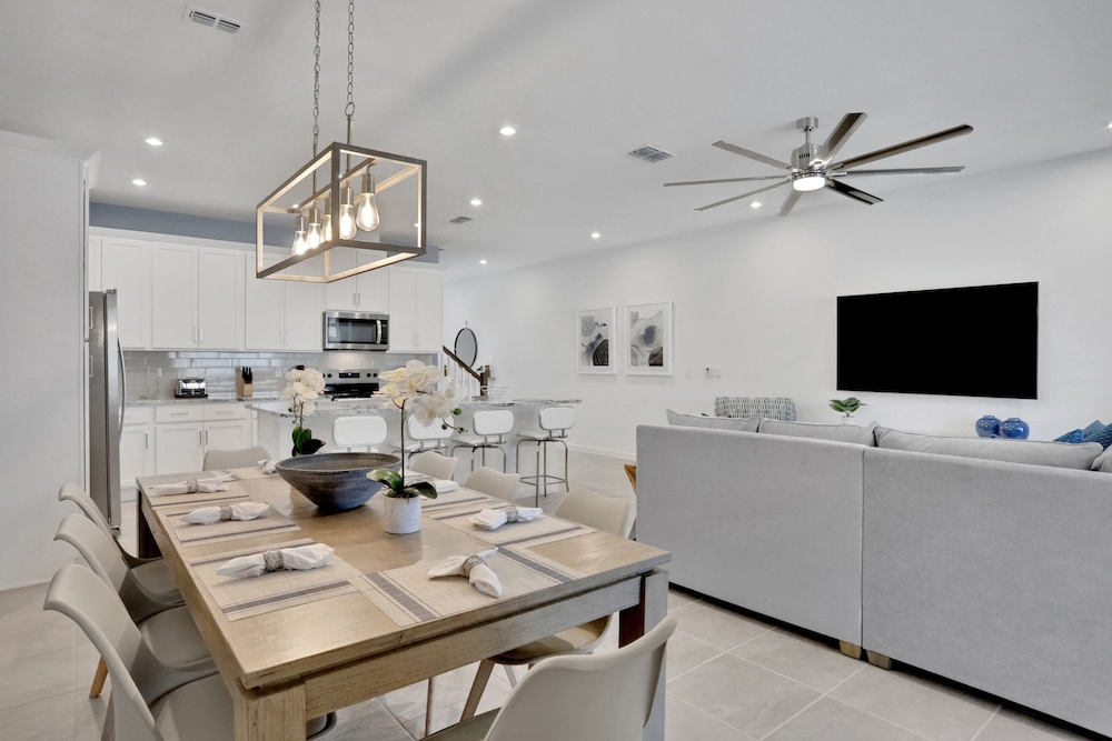 2382zbp Solara Resort 5 Bedroom Townhouse by RedAwning - photo 50