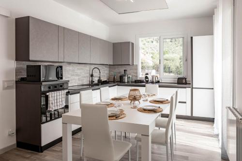 H11 Ml House Giardino Parcheggio — 4-Star Luxury Hotel in Taggia, Italy