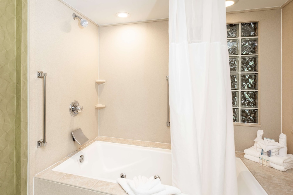 Hampton Inn Winston Salem Hanes Mall - photo 25