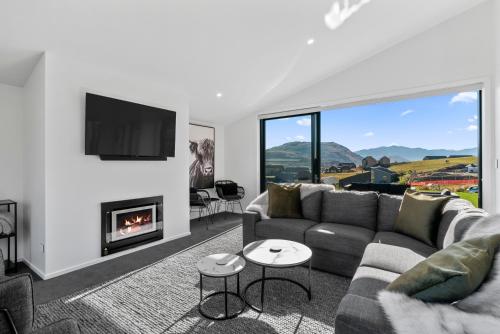 A Remarkable Stay Jack's Point Holiday Home — 4-Star Luxury Hotel in Queenstown, New Zealand