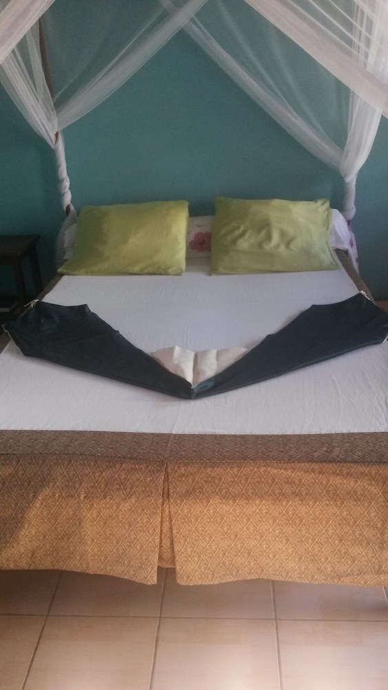 Eden Rock Hotel — Morondava — photo 2
