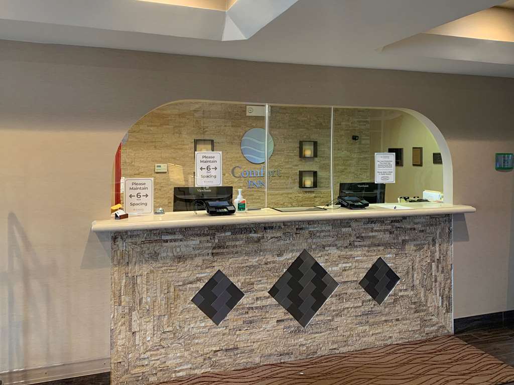 Comfort Inn Crystal Lake Algonquin - photo 3