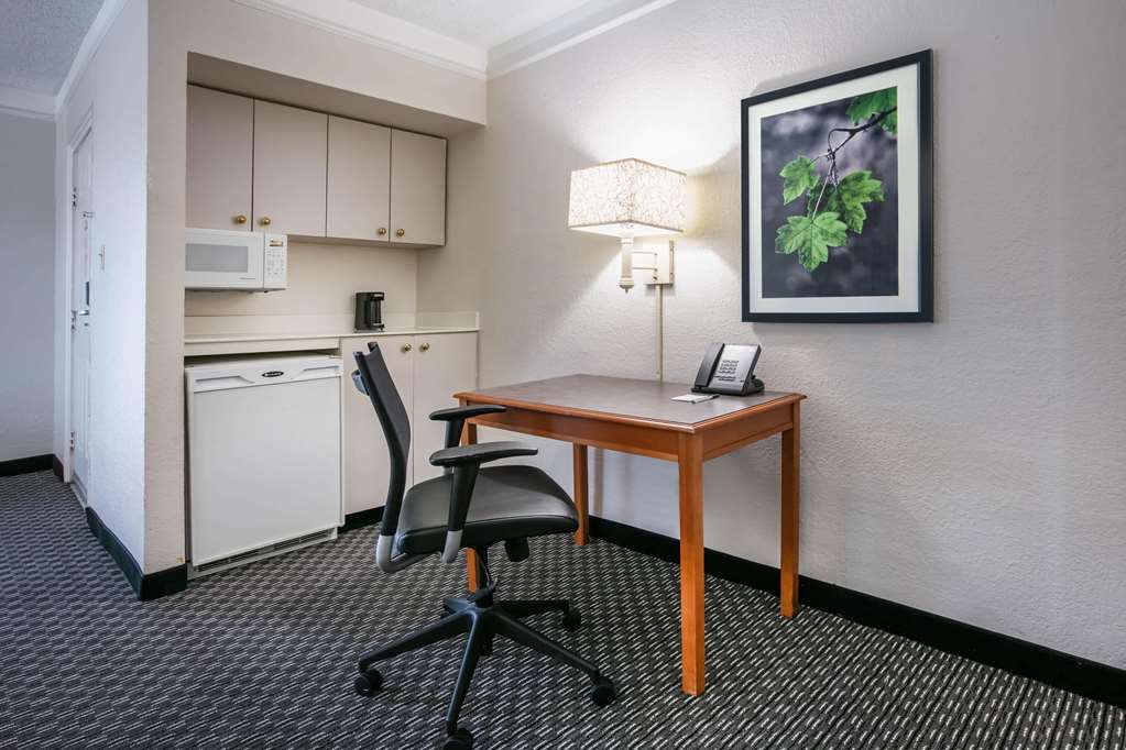 La Quinta Inn by Wyndham Dallas Uptown - photo 74