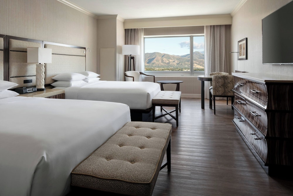 Marriott City Center - photo 6