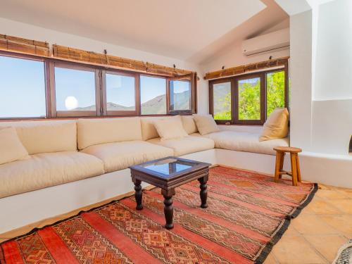Cubo's Mountain View Casa Marling — 4-Star Luxury Hotel in Coin, Spain