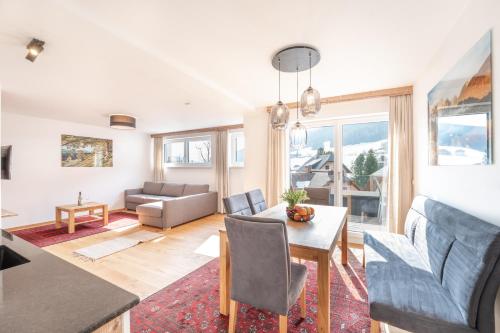 Penthouse Ski&Nature Weisseneck — 4-Star Luxury Hotel in Mauterndorf, Austria