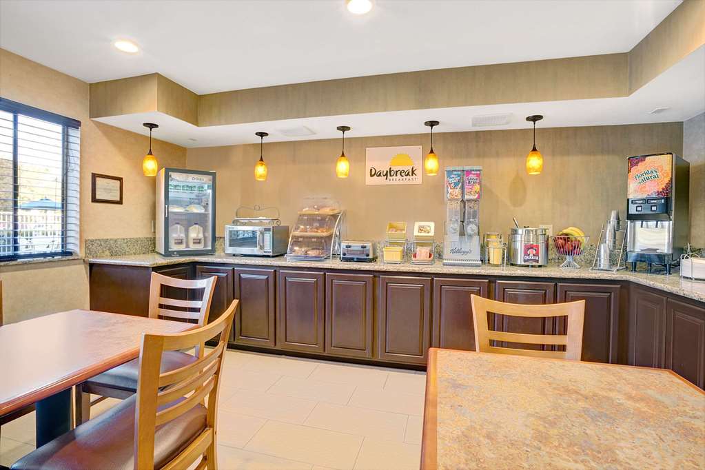 Days Inn by Wyndham Woodland - photo 34