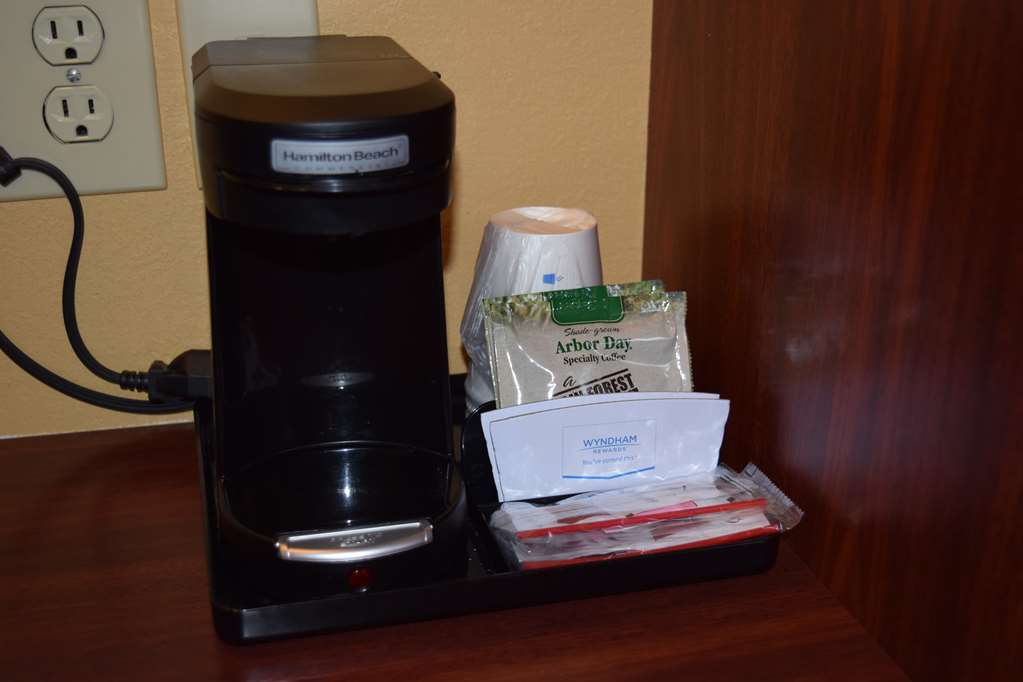 Microtel Inn & Suites by Wyndham Rock Hill Charlotte Area - photo 11