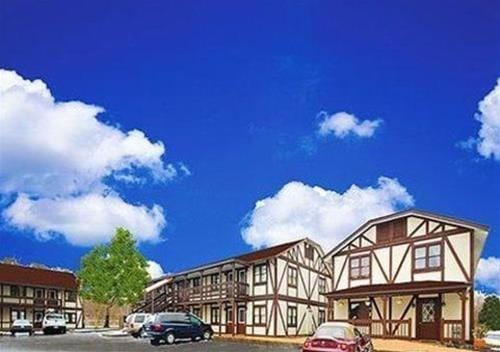Rodeway Inn Suites — Newport News