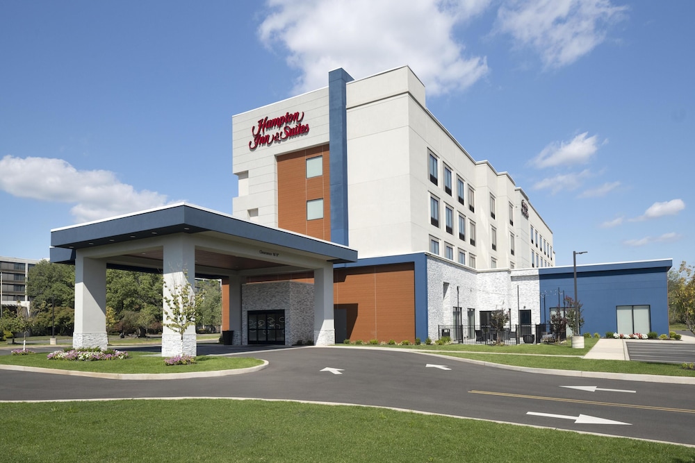 Hampton Inn & Suites Somerset - carbon neutral hotel in Somerset