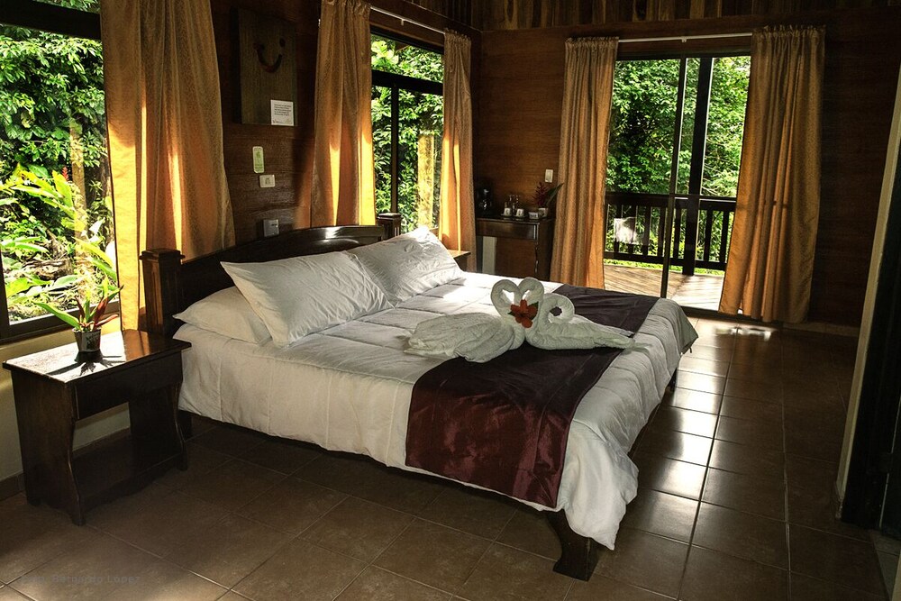Hotel y Puentes Colgantes Heliconias Rainforest Lodge in Bijagua, Costa Rica