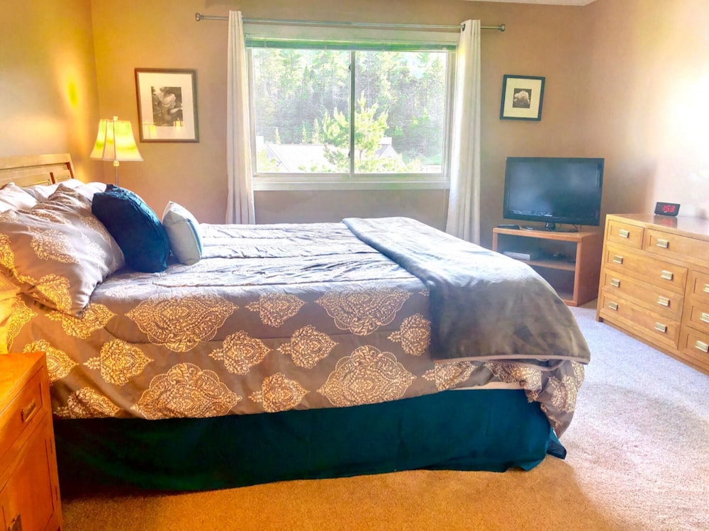 F3 Fairway Village Condo with great mountain views 8 minute walk from Omni Mount Washington Hotel - photo 16