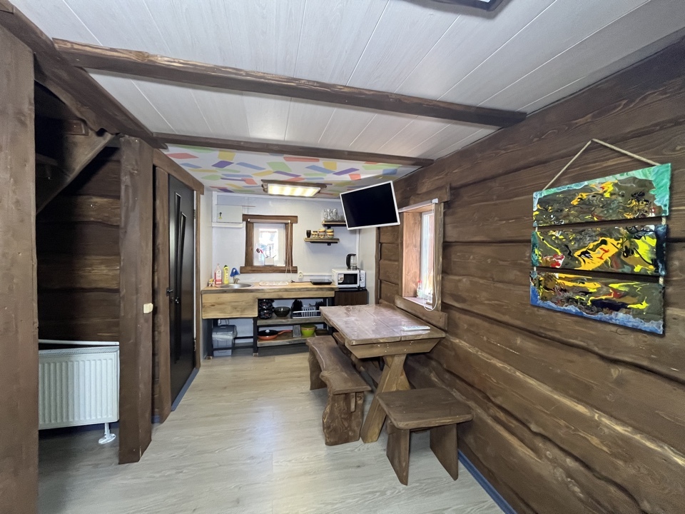 Shale Na Zarechnoy 11 in Sheregesh, Russia