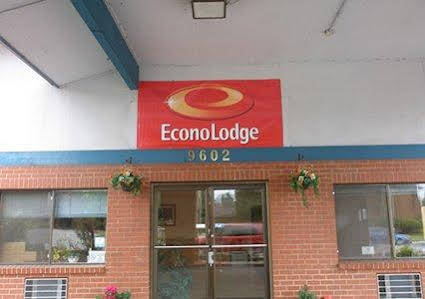 Econo Lodge Everett - photo 25