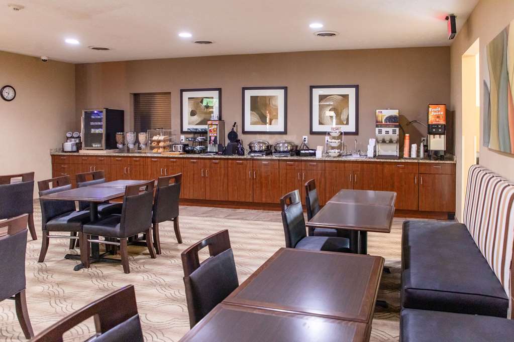 MainStay Suites Fargo I 94 Medical Center - photo 39