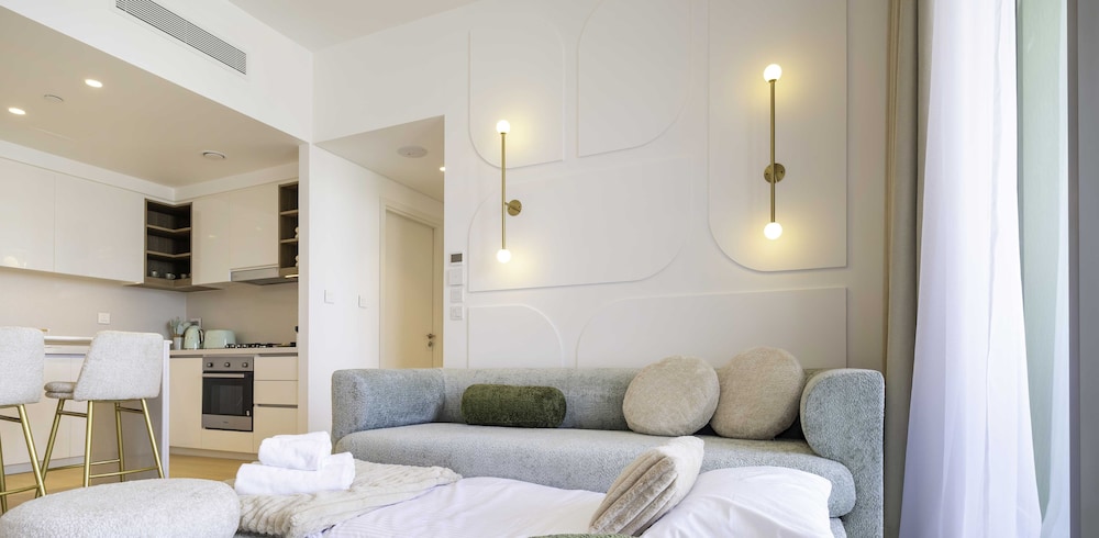 Elegant Apartment with Direct access to Dubai Mall — 5-Star Luxury Hotel in Dubai, United Arab Emirates