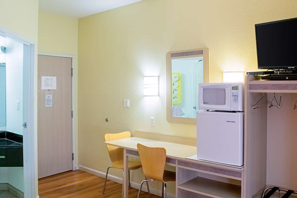 Motel 6 Seymour IN North - photo 10