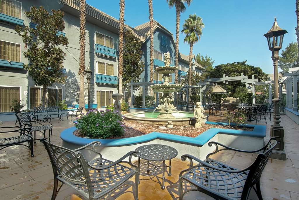 Azure Hotel & Suites Trademark Collection by Wyndham - photo 31