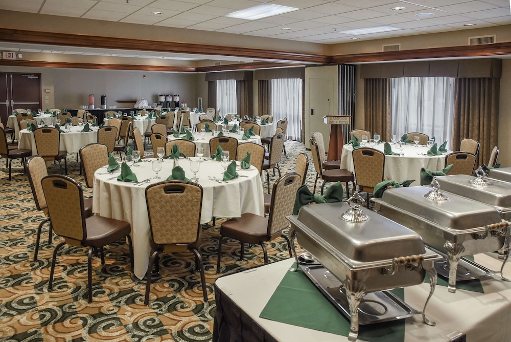 Hampton Inn & Suites Youngstown Canfield - photo 67