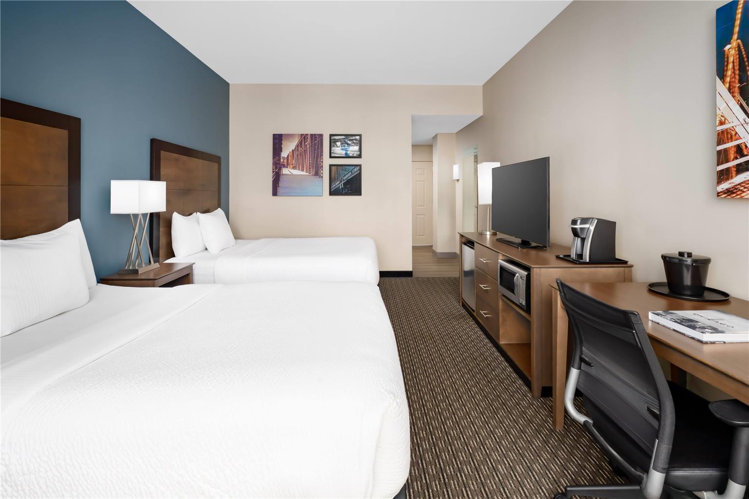 La Quinta Inn & Suites by Wyndham Chicago Downtown - photo 42