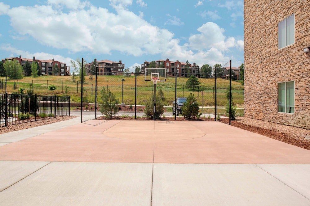 Fairfield by Marriott Inn & Suites Boulder Broomfield Interlocken - photo 21