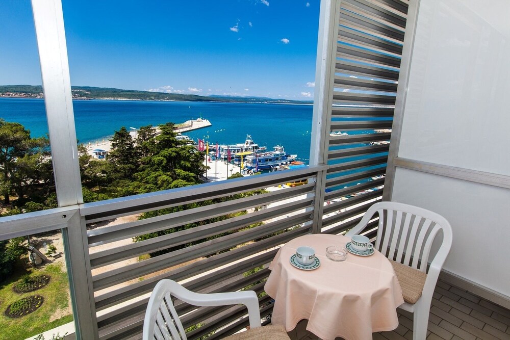 Hotel International — hotel in Crikvenica