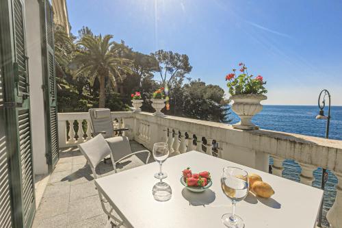 iFlat Residenza il Boschetto — 4-Star Luxury Hotel in Rapallo, Italy