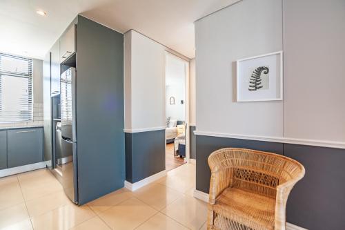 Stylishly Decorated Beachfront apartment w Inverter 202 Eden