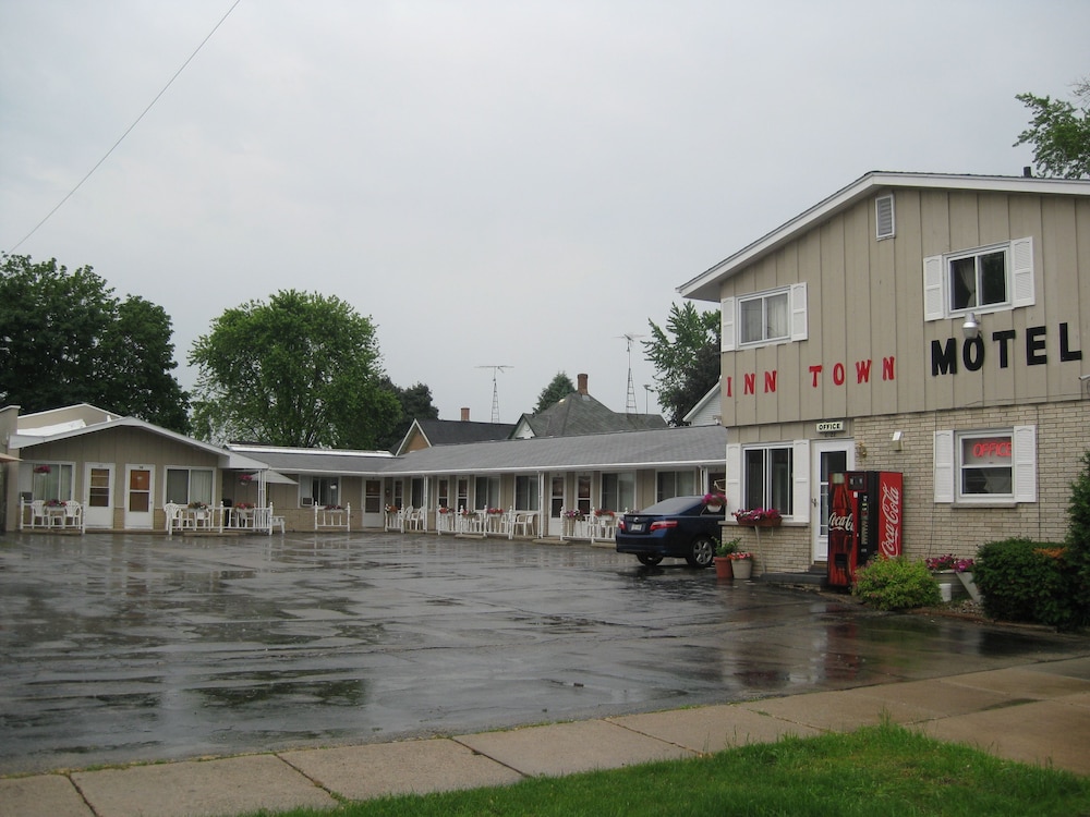 Inn Town Motel - photo 13