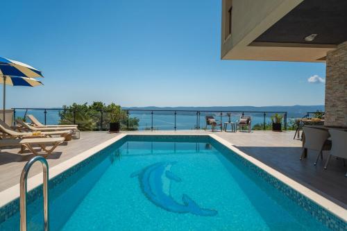 Villa Mia with private pool Whirlpool gym sauna seaviews — 4-Star Luxury Hotel in Omis, Croatia