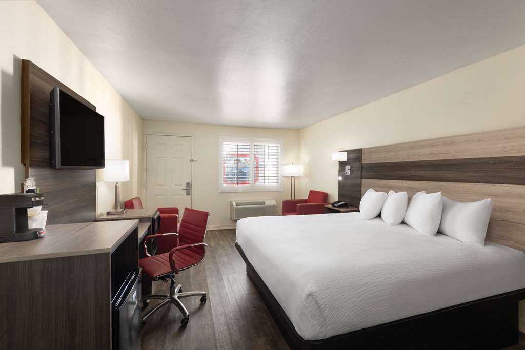 Ramada by Wyndham Kingman - photo 15