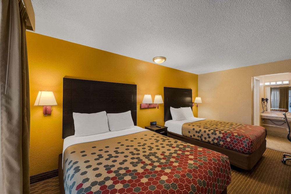 Rodeway Inn Flagstaff Downtown - photo 45