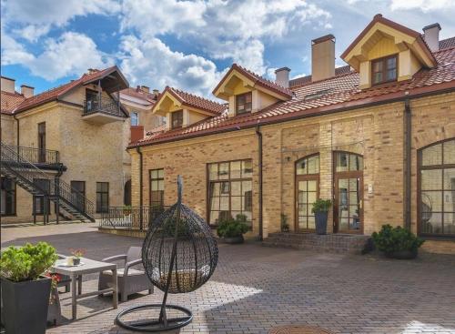 Spacious Townhouse in The Heart of Vilnius Old Town — 4-Star Luxury Hotel in Vilnius, Lithuania