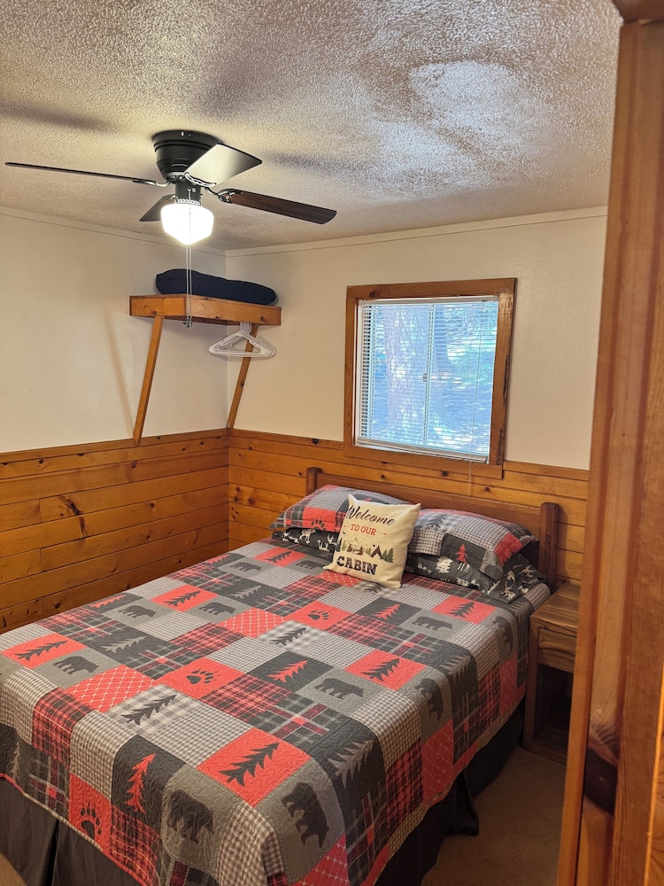 Bear Paw Lodge & Vacation Homes - photo 14