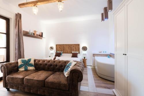 Radici Di Luna Exclusive Design in Castelsardo, Italy