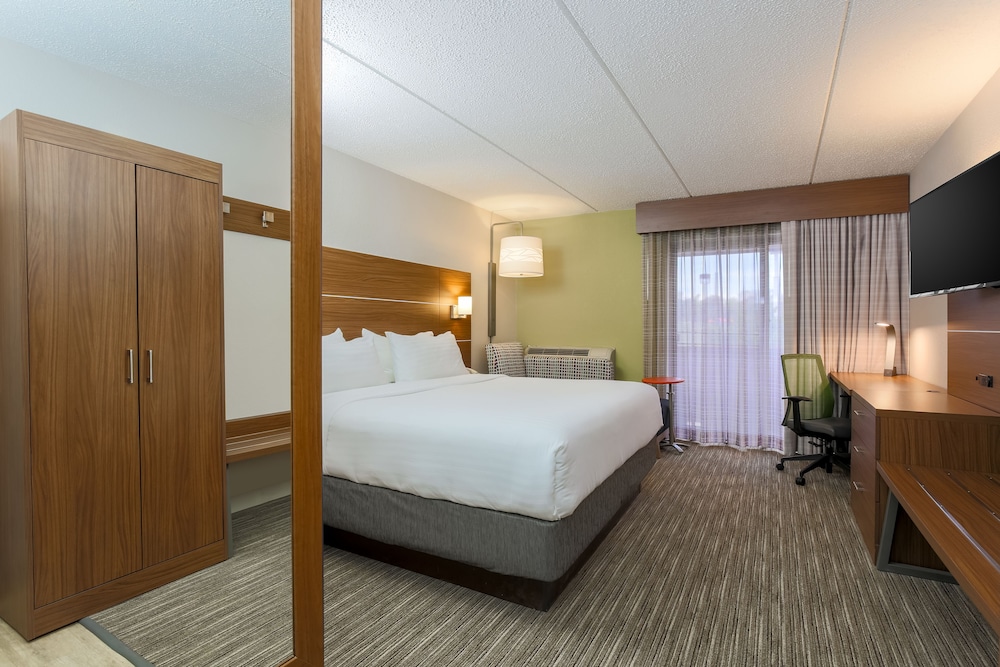 Holiday Inn Express Milwaukee West Medical Center by IHG - photo 17