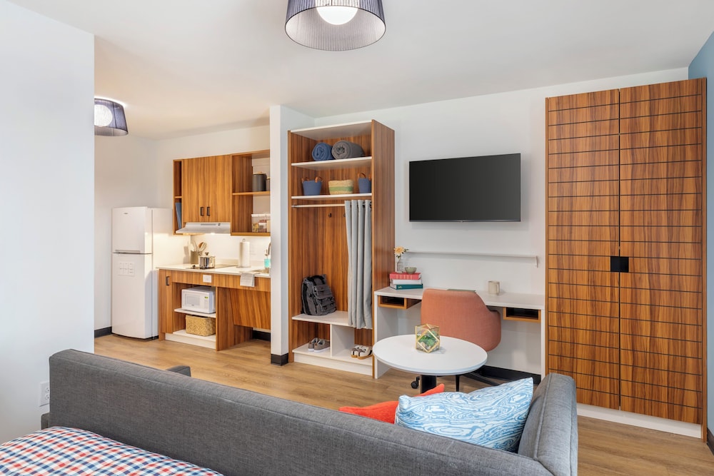 Uptown Suites Extended Stay Nashville TN Smyrna - photo 11