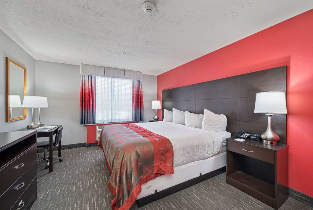 Ramada by Wyndham Sioux Falls Airport Waterpark & Event Ctr - photo 37