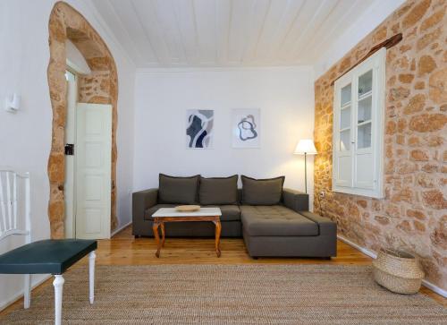Feidiou 1 — 4-Star Luxury Hotel in Aegina, Greece