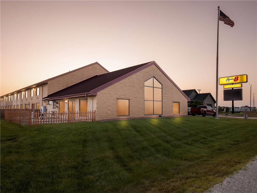 Super 8 by Wyndham Sturtevant Racine - photo 9