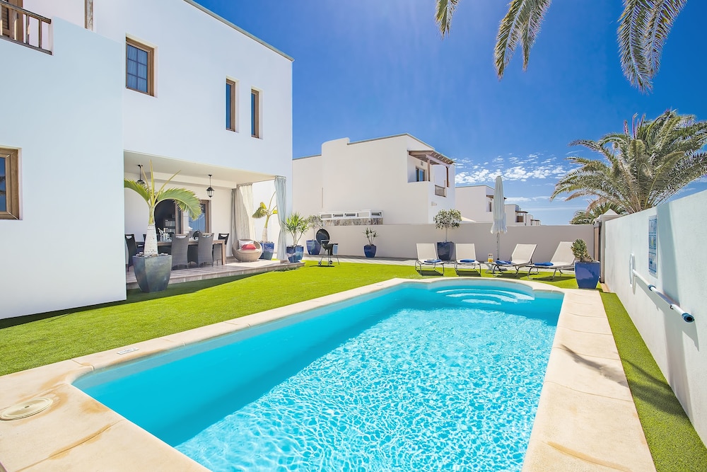 Villas Las Caletas Village — 4-Star Luxury Hotel in Costa Teguise, Spain