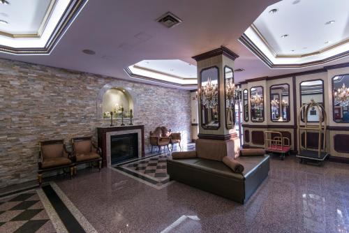 Avenue Plaza Hotel - photo 13