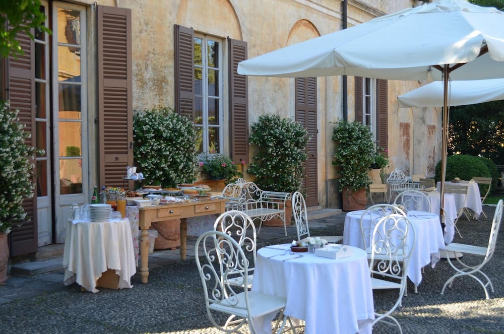 Villa Valentina — 4-Star Luxury Hotel in Tradate, Italy