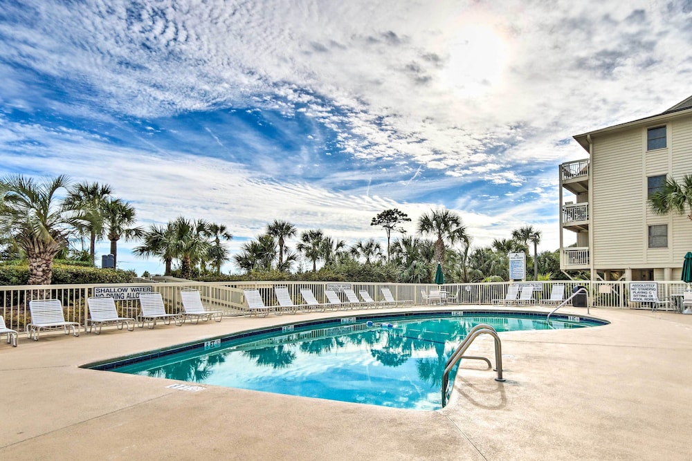 Walk to Bars & Shops: Resort Condo in Hilton Head - photo 17