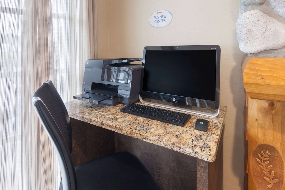 Baymont by Wyndham St. Ignace Lakefront - photo 31