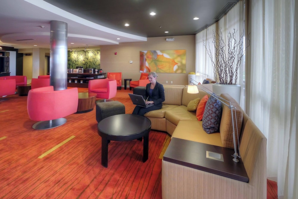 Courtyard by Marriott Medford Airport - photo 3